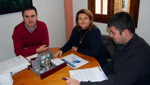 Visita de la directora General d’Energia, Magdalena Tugores al poble de Santa Eugènia